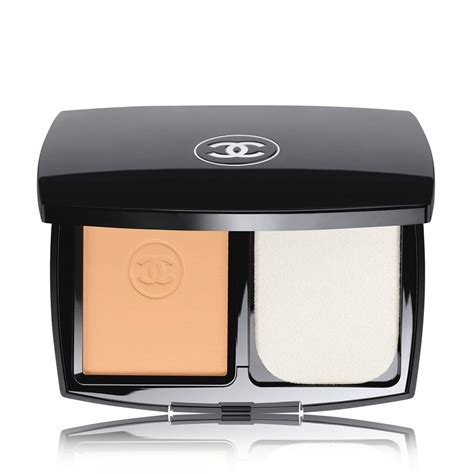 fond de teint compact blanchissant chanel